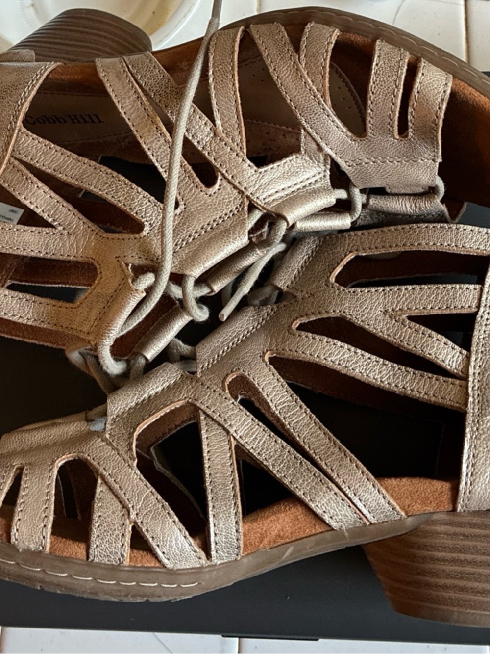 Cobb Hill-Gladiator Lace-Up Beige Leather Wedge Women's Sandals Sz 7.5 - Picture 6 of 7